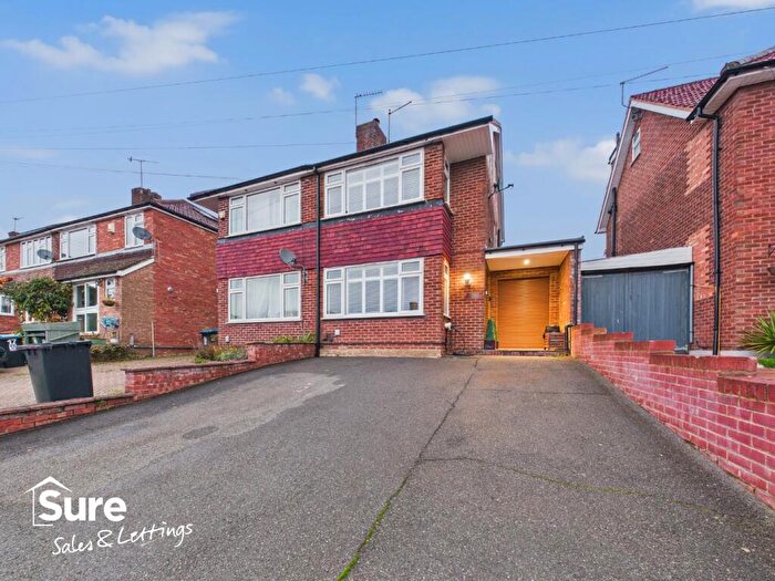 3 Bedroom Semi-Detached House For Sale In Fairway, Hemel Hempstead, Hertfordshire, HP3