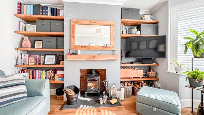 3 Bedroom Terraced House For Sale In Thanet Road, Bedminster, BS3