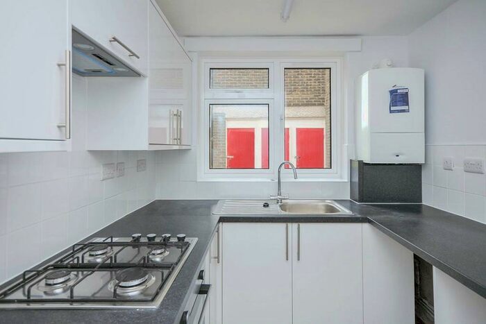 1 Bedroom Flat To Rent In Crown Lane, Bromley, BR2