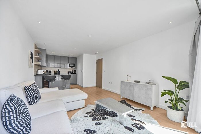 1 Bedroom Flat For Sale In City View Apartments, Devan Grove, N4