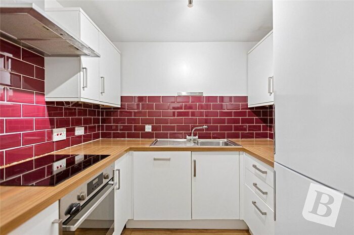 2 Bedroom Flat For Sale In Rushdon Close, Romford, RM1