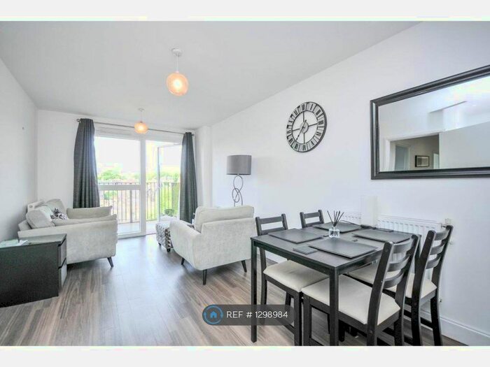 2 Bedroom Flat To Rent In Ferdinand Court, London SE6