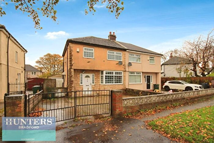 4 Bedroom Property To Rent In Bromford Road, Bradford, West Yorkshire, BD4