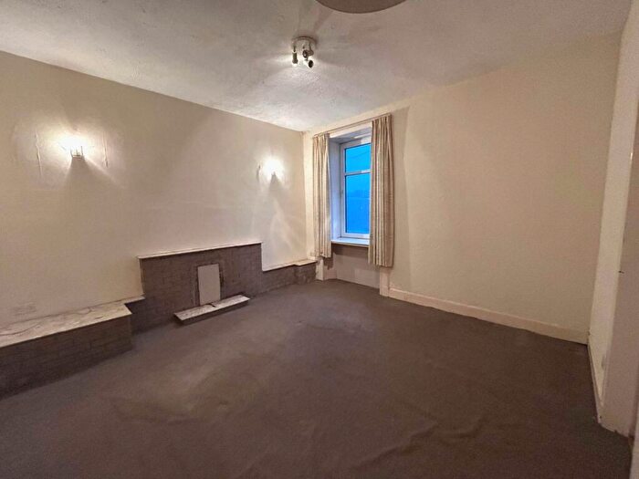1 Bedroom Flat To Rent In East Main Street, Darvel, KA17