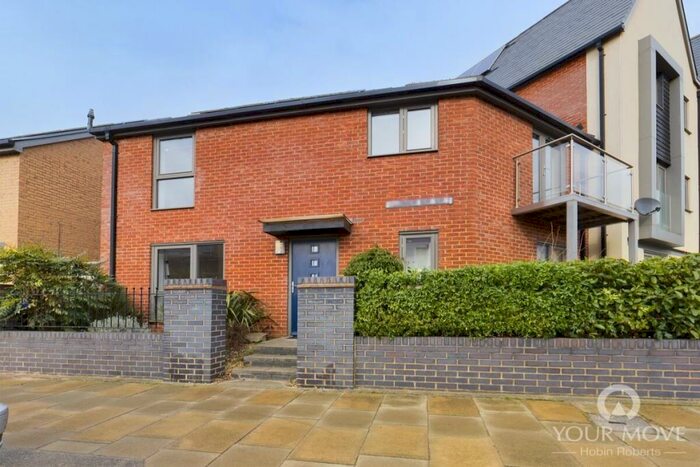3 Bedroom Terraced House To Rent In Clover Street, Upton, Northampton, NN5