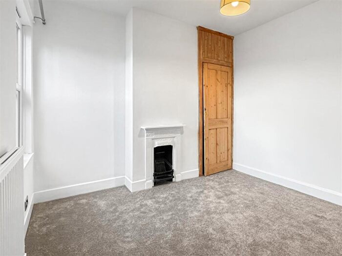 3 Bedroom Terraced House For Sale In Cherry Hinton Road, Cambridge, CB1