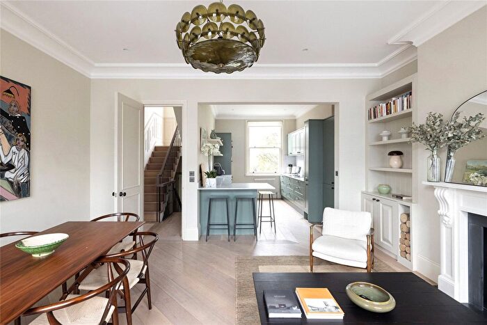 3 Bedroom Flat To Rent In Portobello Road, London, W10