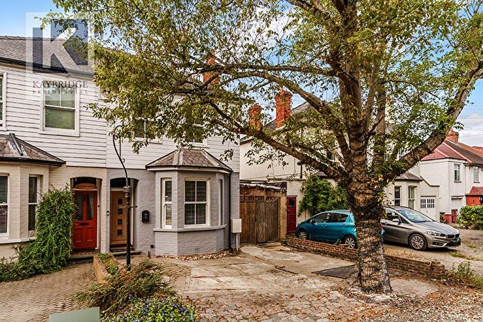 3 Bedroom Semi-Detached House For Sale In London Road, Ewell, KT17