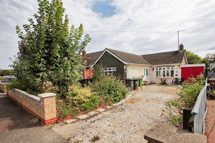 2 Bedroom Detached Bungalow For Sale In Lowther Gardens, Peterborough, PE4