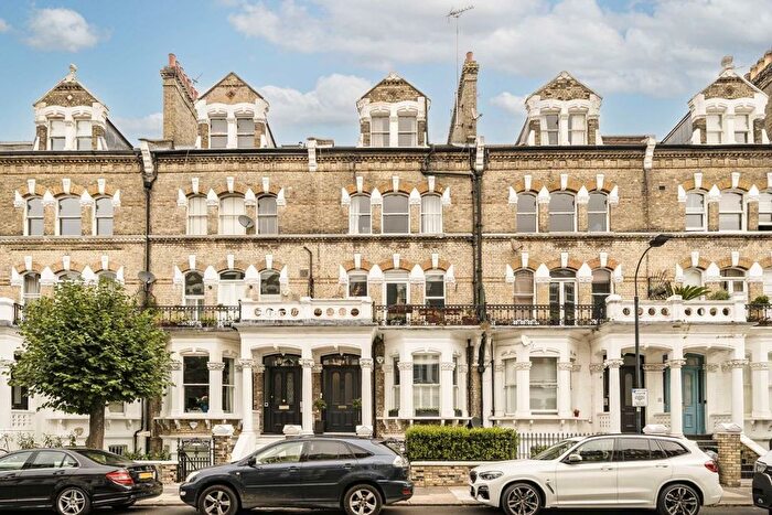 1 Bedroom Flat For Sale In Gunterstone Road, West Kensington, W14