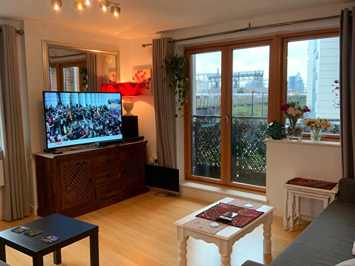 2 Bedroom Flat To Rent In Meath Crescent, London, E2