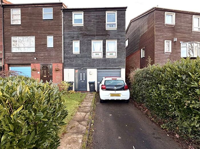 3 Bedroom Terraced House For Sale In Selcombe Way, Birmingham, West Midlands, B38