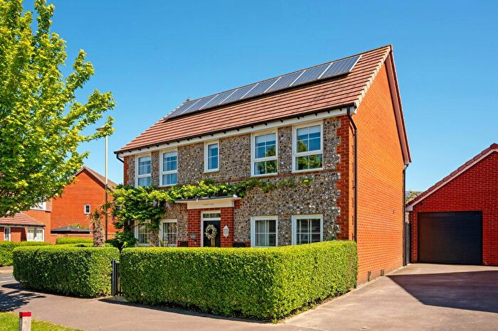 4 Bedroom House For Sale In Downview Way, Clanfield, PO8