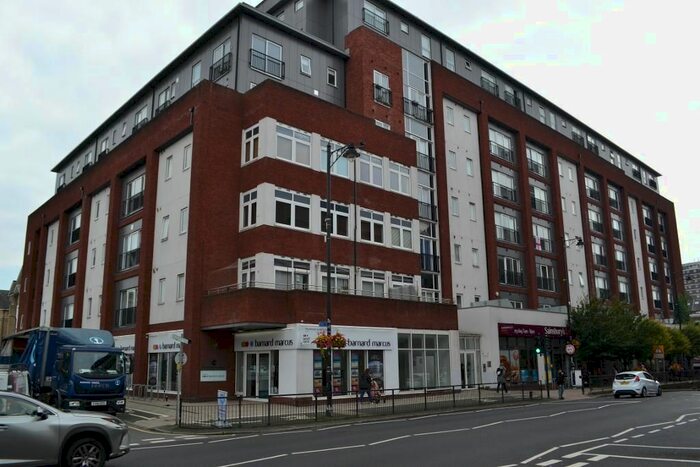 2 Bedroom Flat To Rent In Manor Road, Wallington, London, SM6