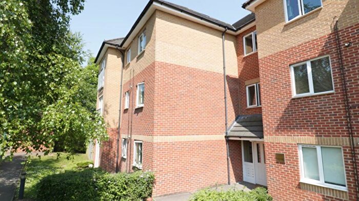 2 Bedroom Flat To Rent In Craig House, Reading, RG30