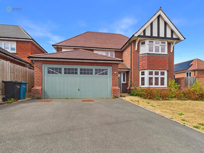 4 Bedroom Detached House For Sale In Hopton Close, Amington, Tamworth, B77
