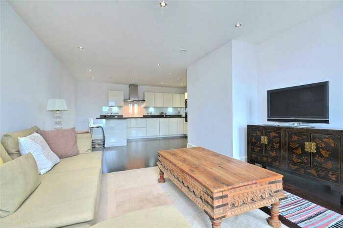 3 Bedroom Apartment To Rent In Camden Road, Camden, London, NW1