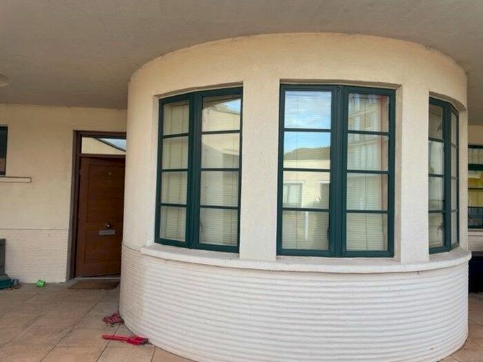 1 Bedroom Studio To Rent In Hayes Road, Sully, Penarth, CF64