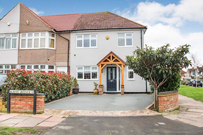 3 Bedroom End Of Terrace House For Sale In Burns Avenue, Sidcup, DA15