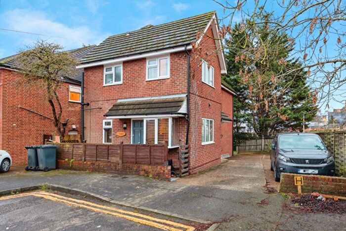 1 Bedroom Flat For Sale In Weston Road, Guildford, Surrey, GU2