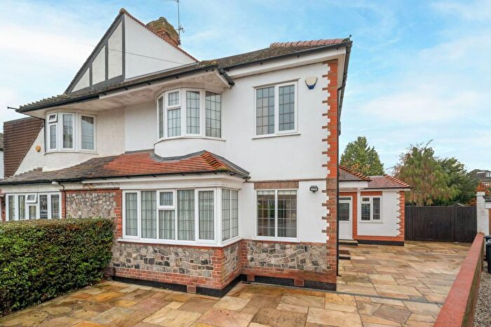 4 Bedroom Semi-Detached House To Rent In Oak Tree Drive, Totteridge, London, N20