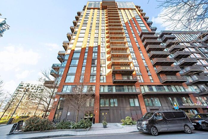 1 Bedroom Flat For Sale In Embassy Gardens, Nine Elms, London, SW11