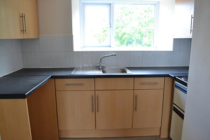 2 Bedroom Flat To Rent In Central Yeovil, Somerset, BA20