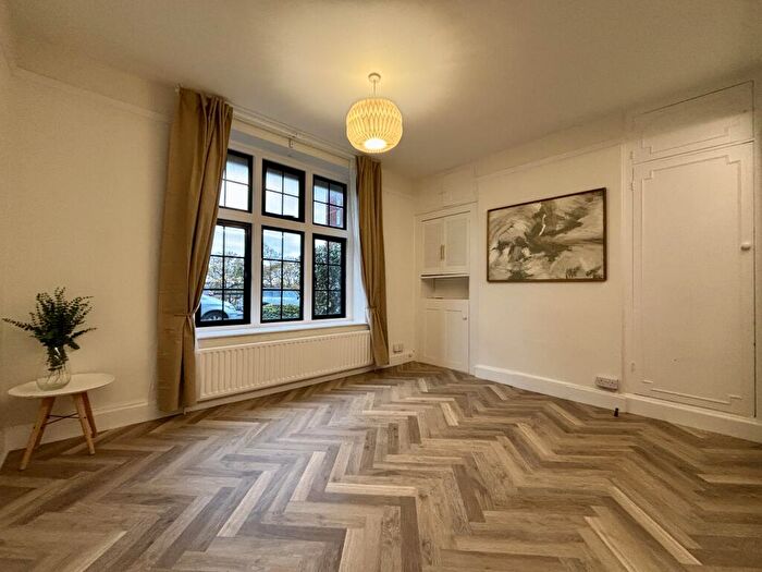 1 Bedroom Flat To Rent In Southend Road, Beckenham, BR3