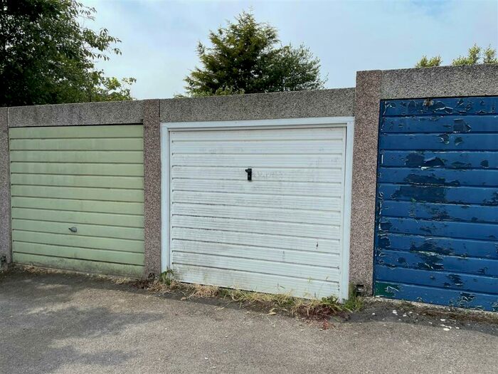 Garage / Parking To Rent In Dingley Road, Rustington, BN16