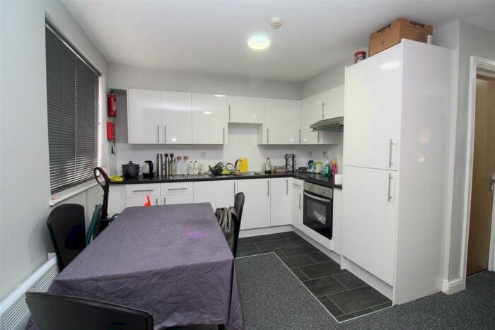 1 Bedroom Flat To Rent In Broadway, Cardiff, CF24