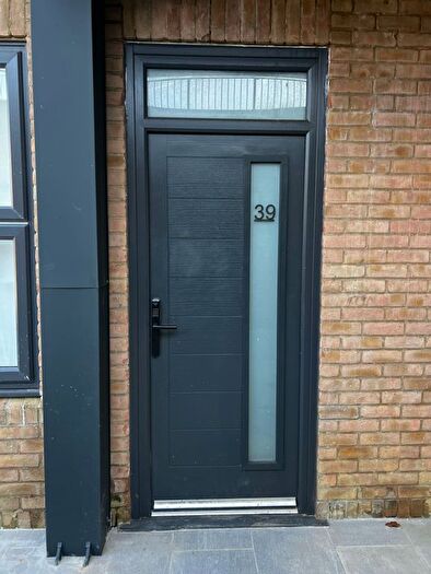 1 Bedroom Flat To Rent In Avenir Court, Ballards Lane, N12