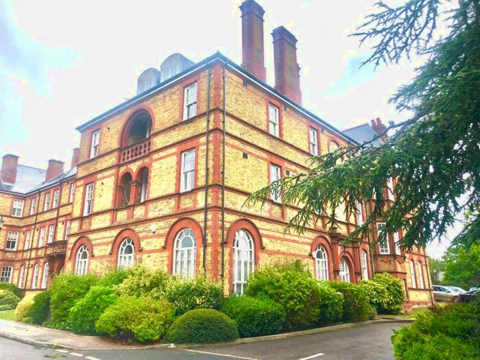 1 Bedroom Flat To Rent In Pringle House, Newsholme Drive, N21