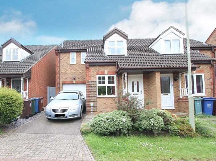 3 Bedroom Semi-Detached House To Rent In Coopers Gate, Banbury, Oxon, OX16