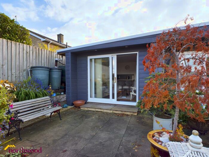 Studio To Rent In Danvers Road, Broughton, OX15