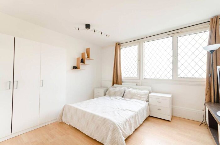 3 Bedroom Flat To Rent In Burritt Road, Kingston, Kingston Upon Thames, KT1