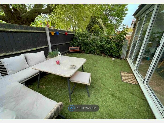 3 Bedroom Flat To Rent In Brettenham Road, London, E17