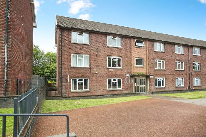 2 Bedroom Flat For Sale In Treharne Flats, Rhydyfelin, Pontypridd, CF37