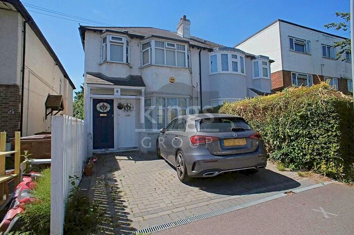 2 Bedroom Flat To Rent In Westward Road, Chingford, London, E4