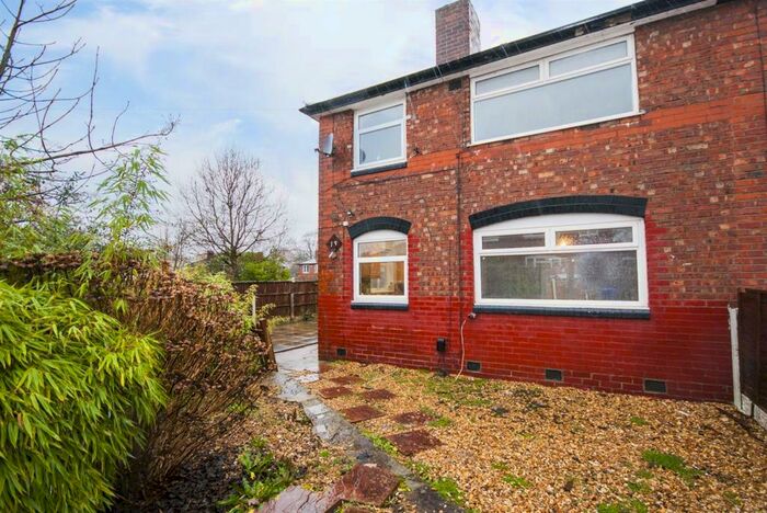 3 Bedroom House To Rent In Kinver Road, Manchester, M40