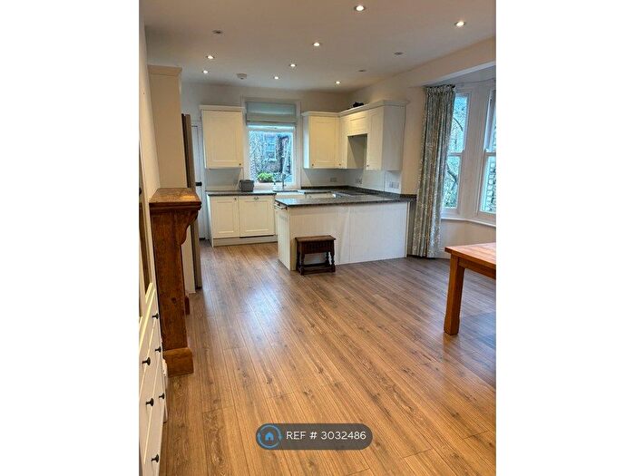 3 Bedroom Maisonette To Rent In Nevis Road, London, SW17