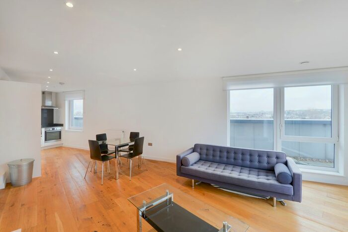 1 Bedroom Flat To Rent In Commerell Street, Greenwich, SE10