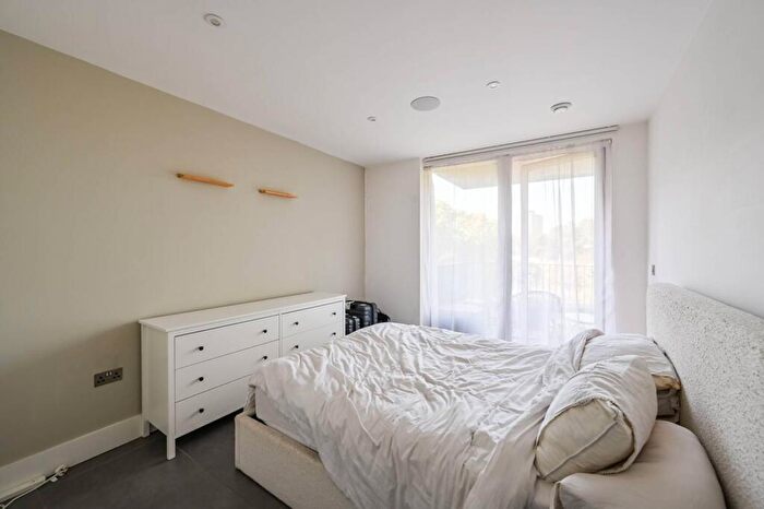 1 Bedroom Flat For Sale In Remus Road, Bow, London, E3