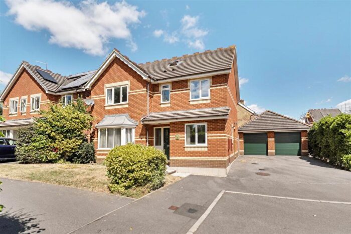 4 Bedroom Detached House For Sale In Wentworth Close, Monkton Park, Chippenham, SN15