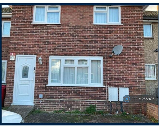 3 Bedroom Terraced House To Rent In Farm Crescent, Slough, SL2