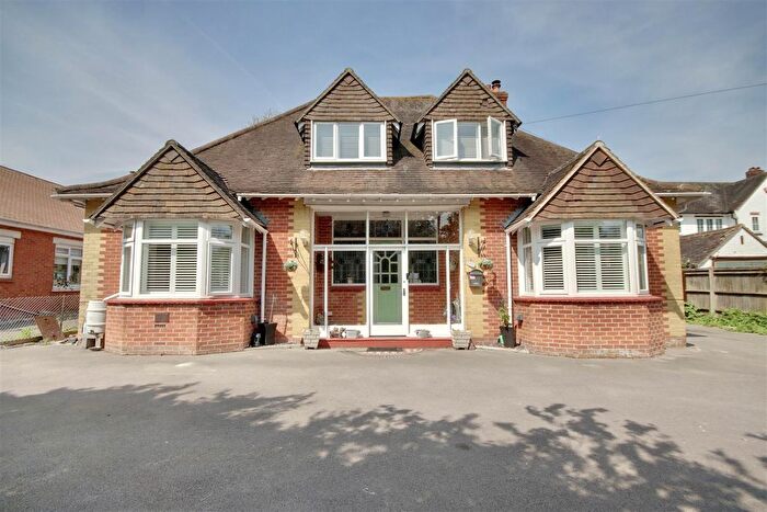 5 Bedroom Detached House For Sale In The Avenue, Fareham, PO14