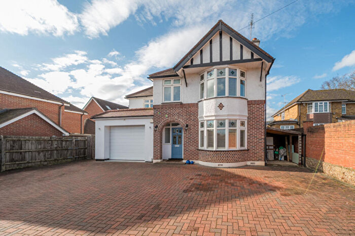 5 Bedroom Detached House For Sale In Gerrards Cross Road, Stoke Poges, SL2