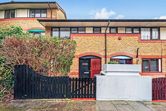 3 Bedroom Terraced House To Rent In Raydon Street, London, N19