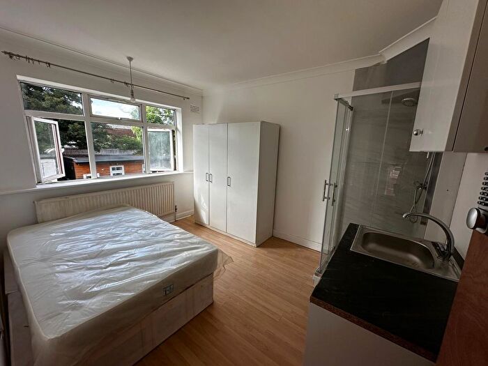 Studio To Rent In Carlyon Road, Wembley, HA0