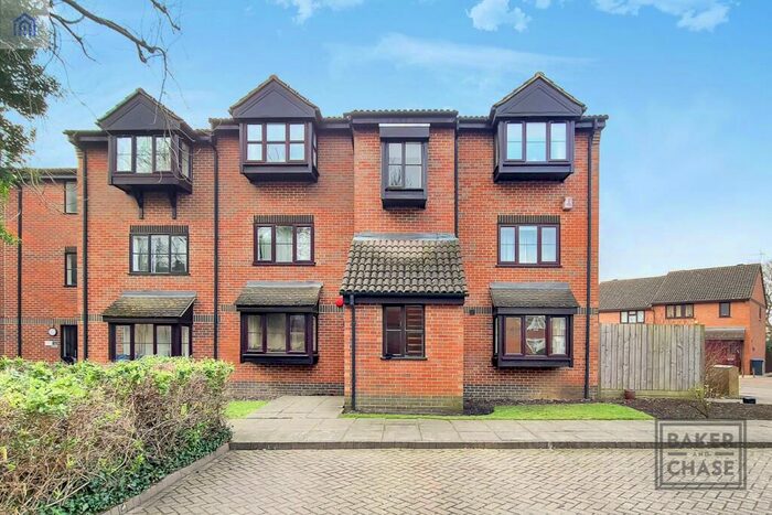 1 Bedroom Apartment To Rent In Gladbeck Way, Enfield, EN2