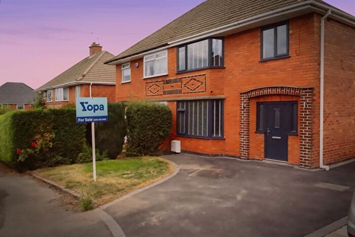 3 Bedroom Semi Detached House For Sale In Amber Crescent, Chesterfield, S40